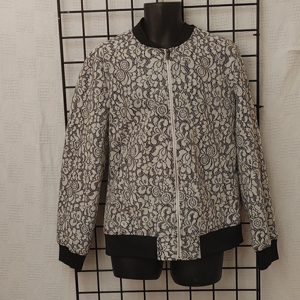INSOMNIA BY MANZINI BLACK & WHITE FLORAL DESIGN BOMBER JACKET.